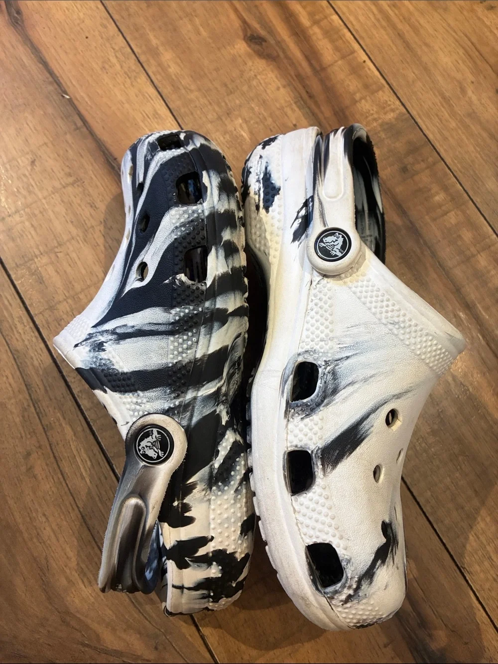 CROCS Classic Clog in Black & White Marble Swirl